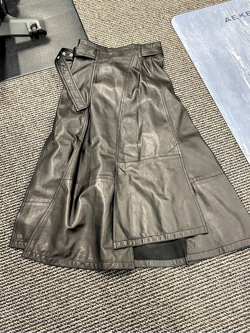 3.1 Phillip Lim Leather Midi Skirt Size 8 Like New - Picture 2 of 12